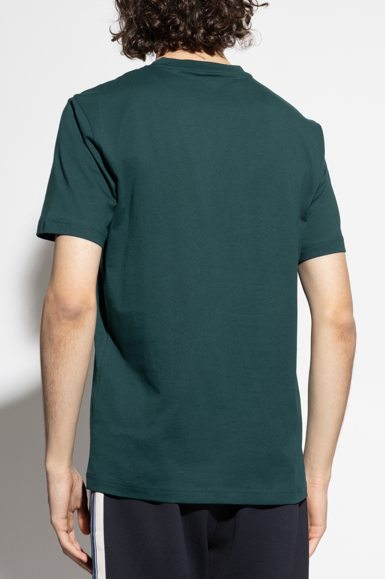 Tシャツ・カットソー EMPORIO ARMANI Men T-shirt Green EM001460AF10017 U1088 Emporio Armani T-Shirt In Forest Green - 30% Off | Editorialist